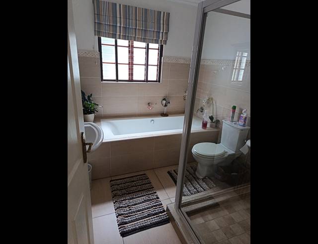 3 BEDROOM TOWNHOUSE FOR SALE IN HILLCREST CENTRAL